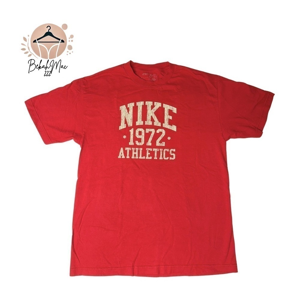 Nike 1972 Athletics Graphic Tee - Men’s Large